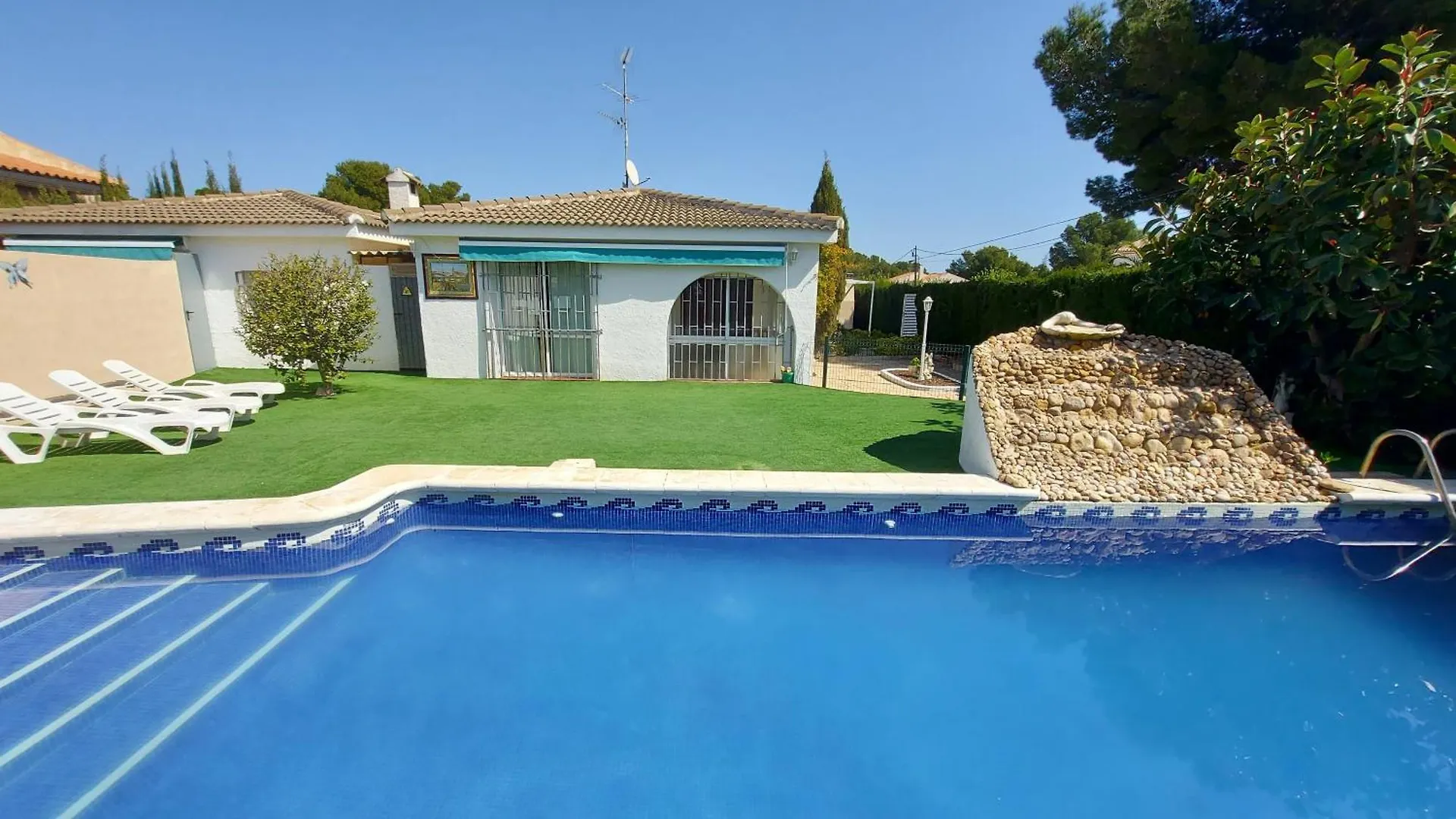 Les Tres Cales Villa Mariona 0*, Les Tres Cales ספרד
